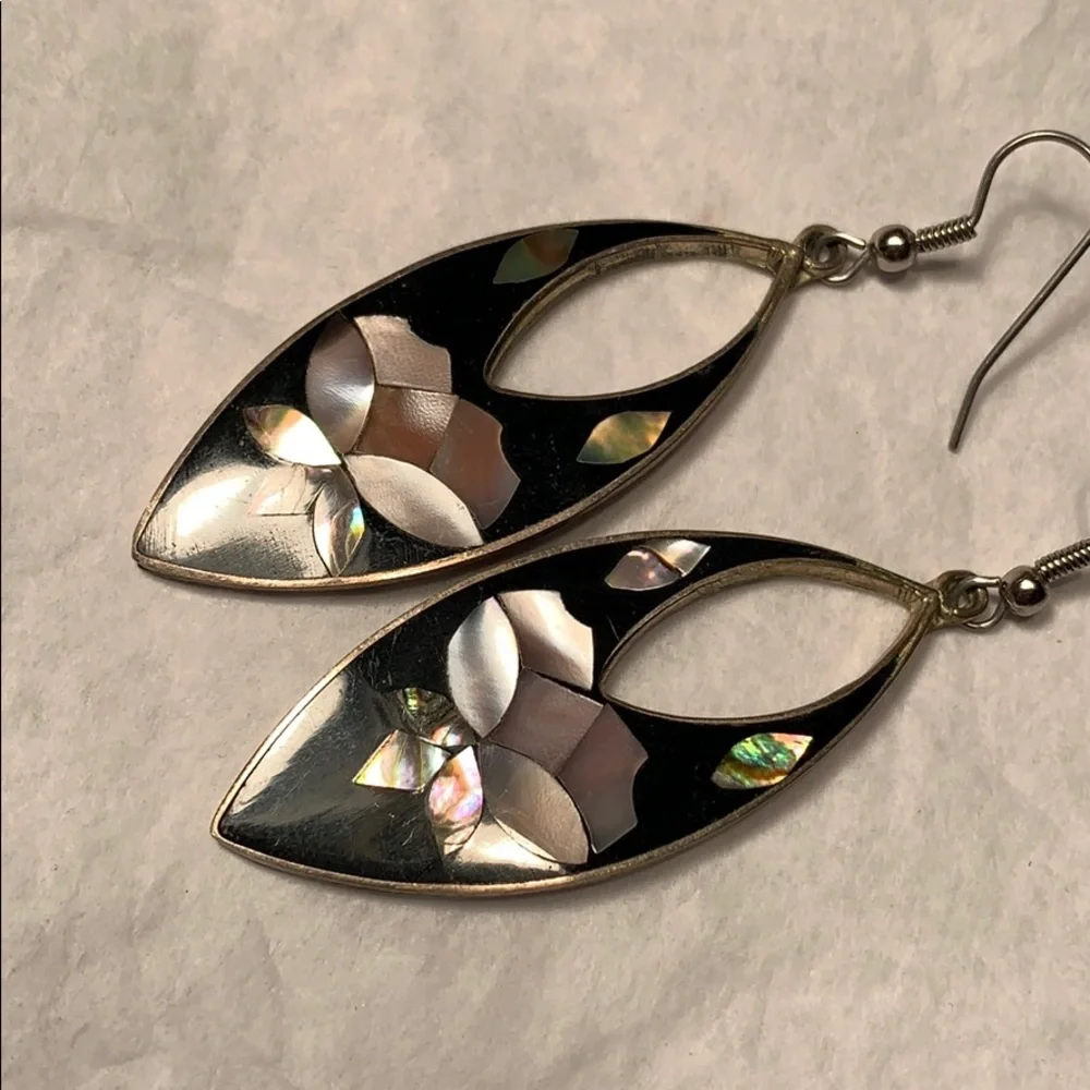 Inlay mother of pearl lotus/rose silver earrings - Picture 2 of 7